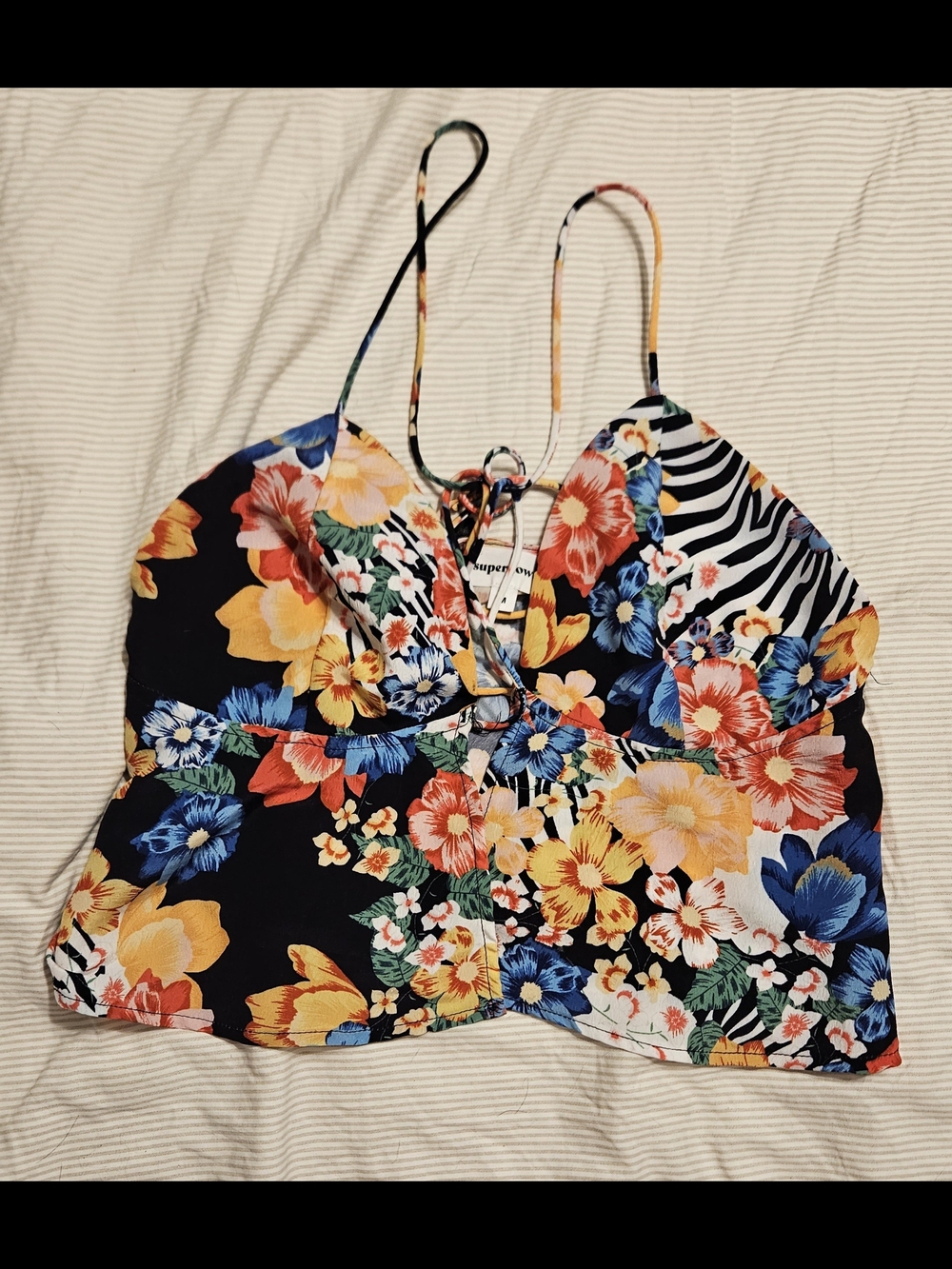 superdown Black Floral Tie-Front Crop Top